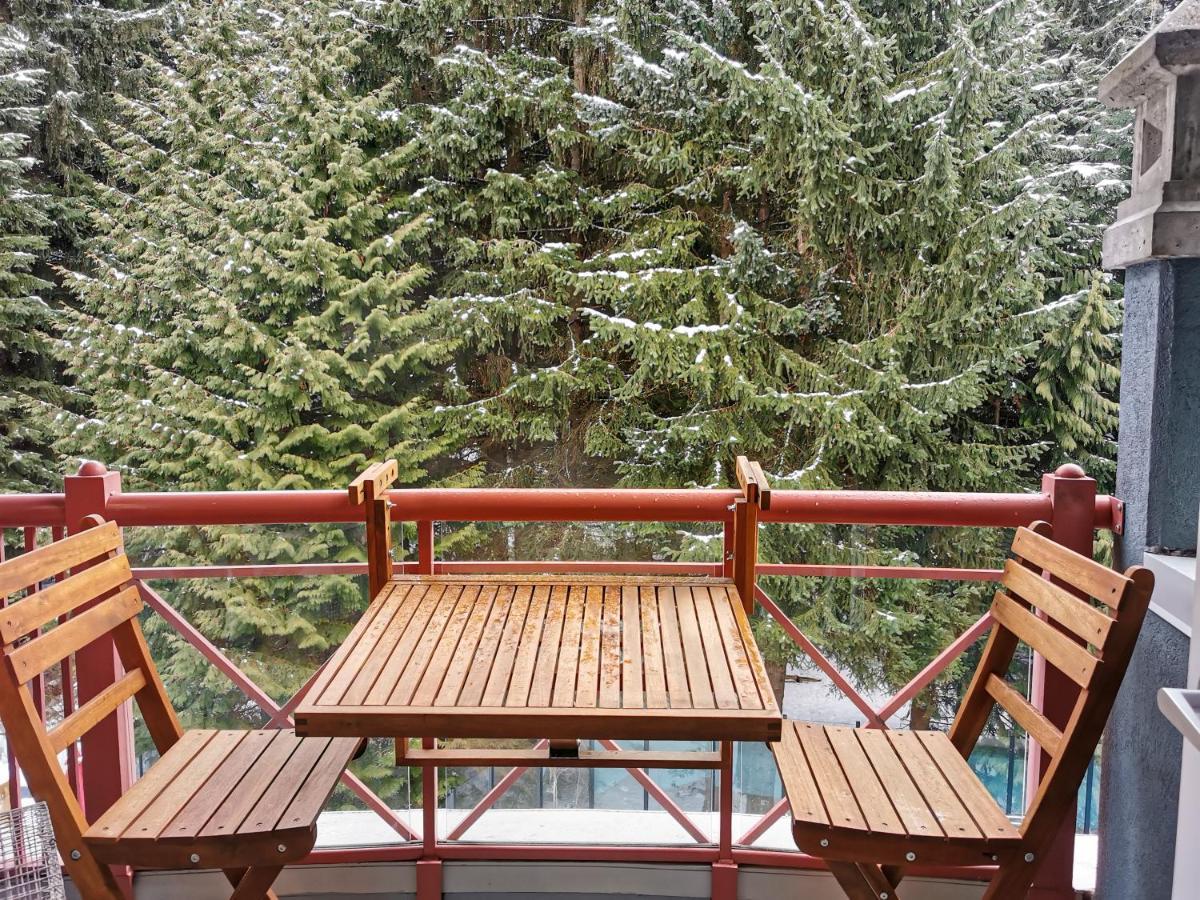 Alpenglow Lodge By Mva Whistler Exterior photo