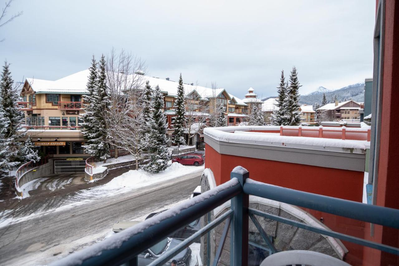 Alpenglow Lodge By Mva Whistler Exterior photo