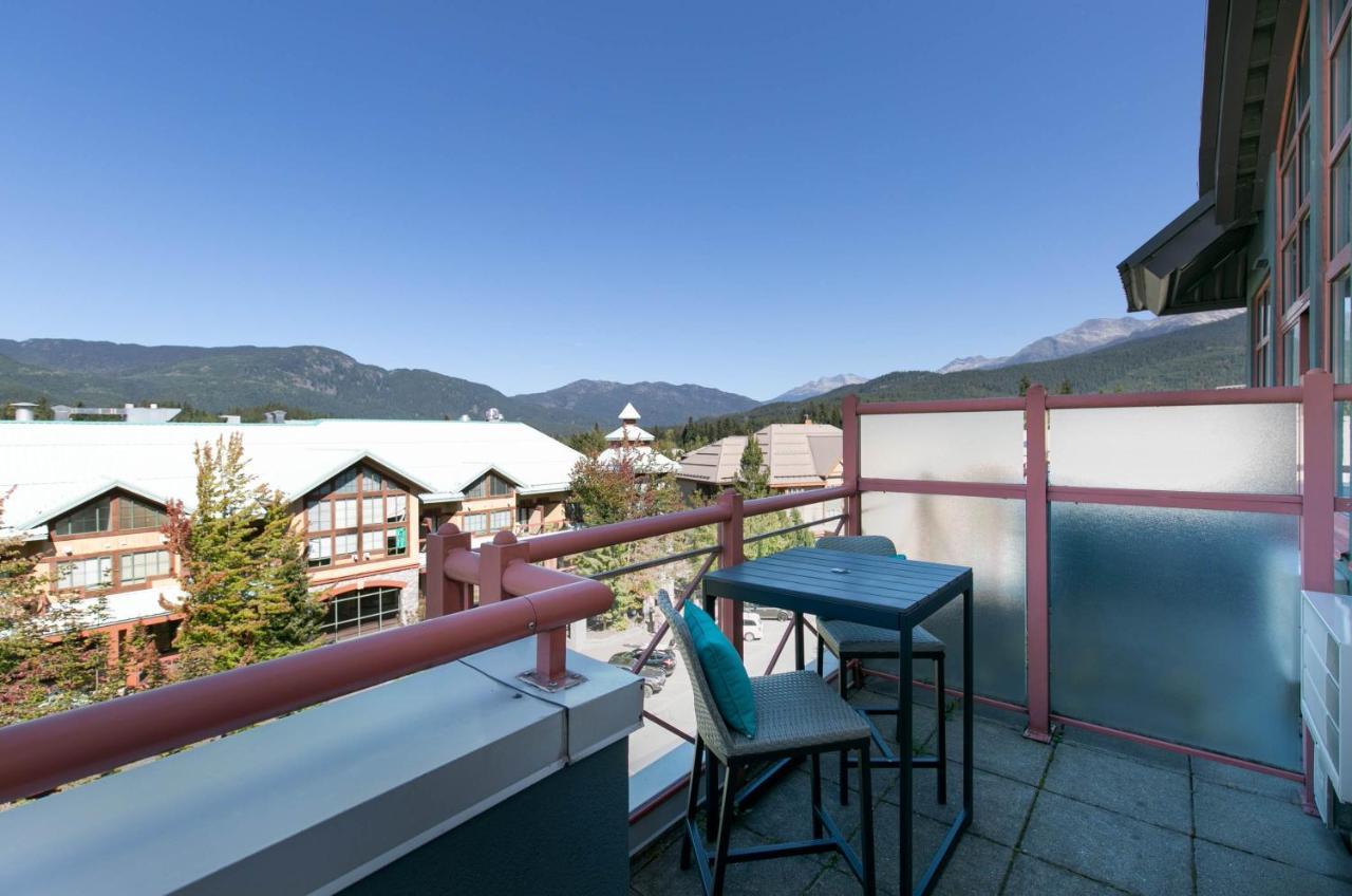 Alpenglow Lodge By Mva Whistler Exterior photo