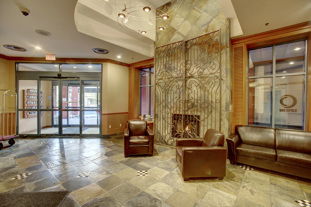 Alpenglow Lodge By Mva Whistler Exterior photo