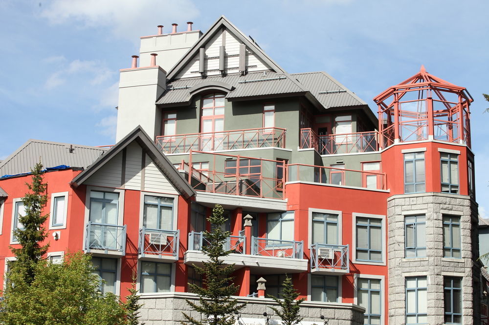 Alpenglow Lodge By Mva Whistler Exterior photo